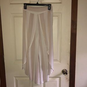 Rue 21 pink/white summer pants (Small)